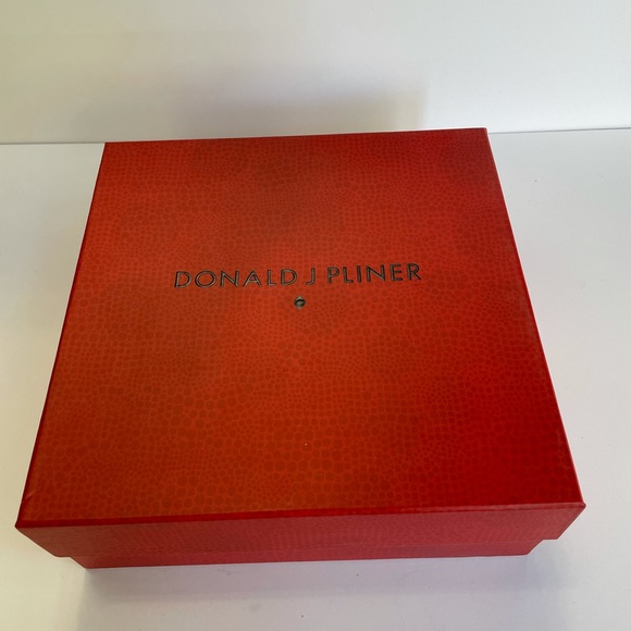 Donald J Pliner Malibu Platform Wedges - Picture 8 of 8